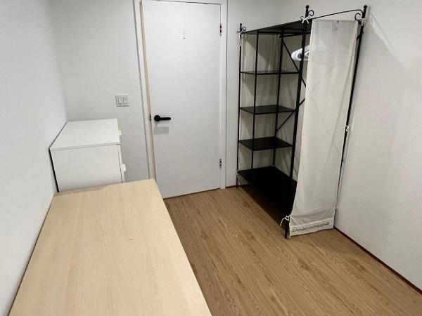 Green House in Vancouver West : photo 9 de la chambre chambre double avec salle de bains commune
