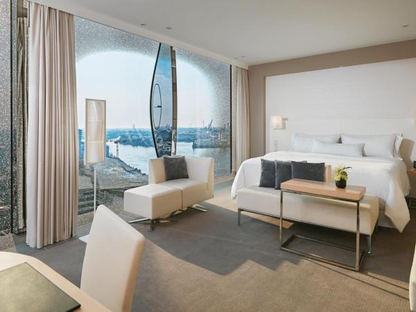 The Westin Hamburg : photo 5 de la chambre studio 1 lit king-size - côté philharmonie de l’elbe - vue sur ville/elbe