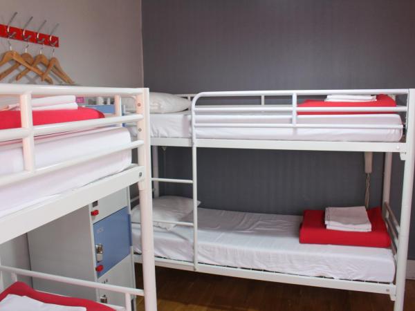 Arty Paris Porte de Versailles by River : photo 4 de la chambre chambre quadruple avec salle de bains privative