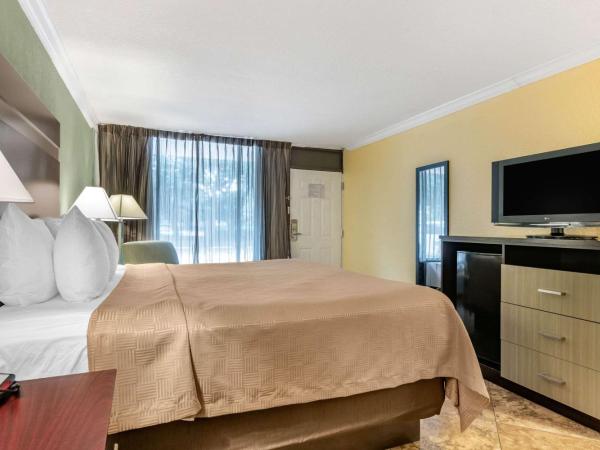 Clarion Inn Orlando International Drive - ICON Park : photo 3 de la chambre chambre lit king-size - non-fumeurs