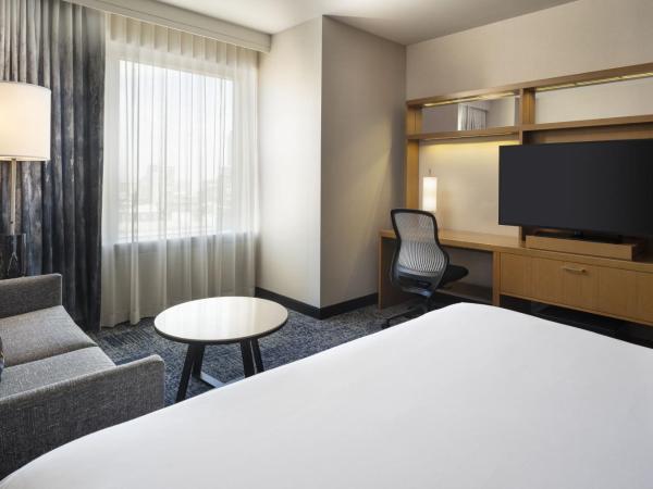 Courtyard by Marriott Los Angeles L.A. LIVE : photo 2 de la chambre chambre lit king-size avec canapé-lit