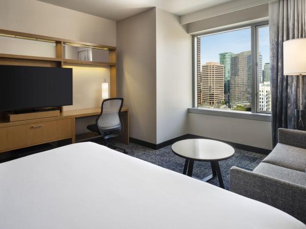 Courtyard by Marriott Los Angeles L.A. LIVE : photo 2 de la chambre chambre lit king-size avec canapé-lit - vue sur ville - Étage supérieur
