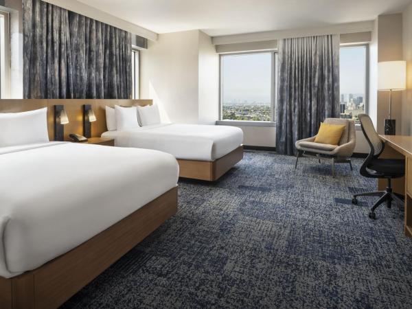 Courtyard by Marriott Los Angeles L.A. LIVE : photo 1 de la chambre chambre lit queen-size d'angle avec 2 lits queen-size