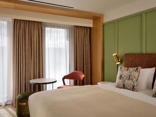 The Reach at Piccadilly, Manchester, a Tribute Portfolio Hotel : photo 5 de la chambre chambre lit queen-size deluxe avec balcon
