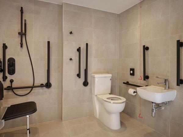 The Reach at Piccadilly, Manchester, a Tribute Portfolio Hotel : photo 8 de la chambre chambre lit queen-size deluxe avec balcon