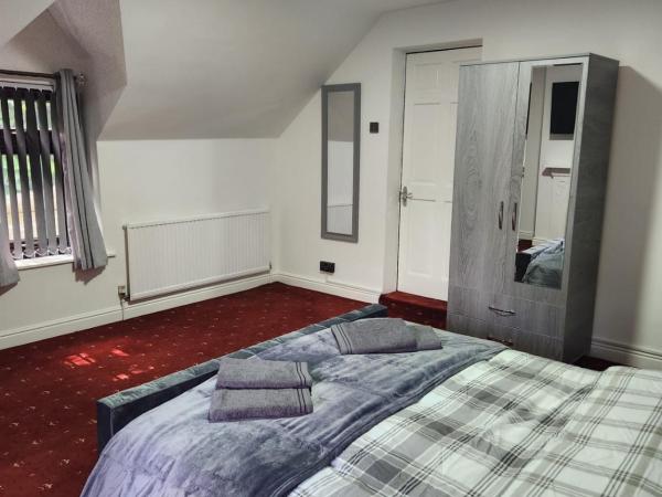 Rainsough Cottage Guest House - Sleeps upto 8 with ensuite - Free Parking & WiFi : photo 9 de la chambre chambre lit king-size deluxe