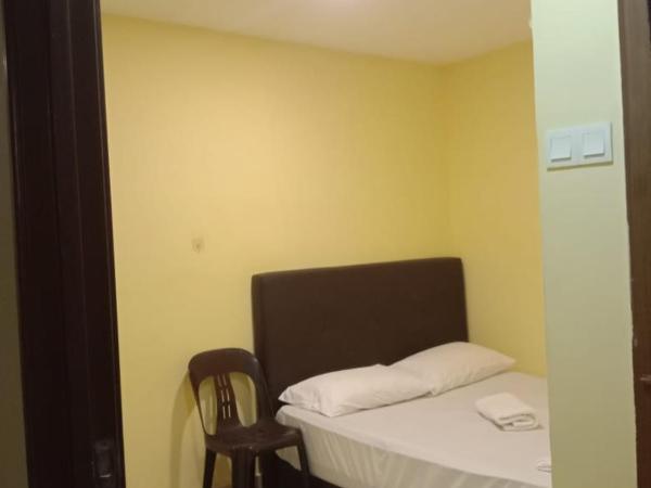 RAS Hotel : photo 2 de la chambre chambre double avec salle de bains privative