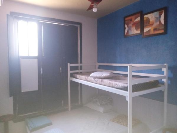 Hostel Sapucali : photo 8 de la chambre chambre familiale avec salle de bains commune