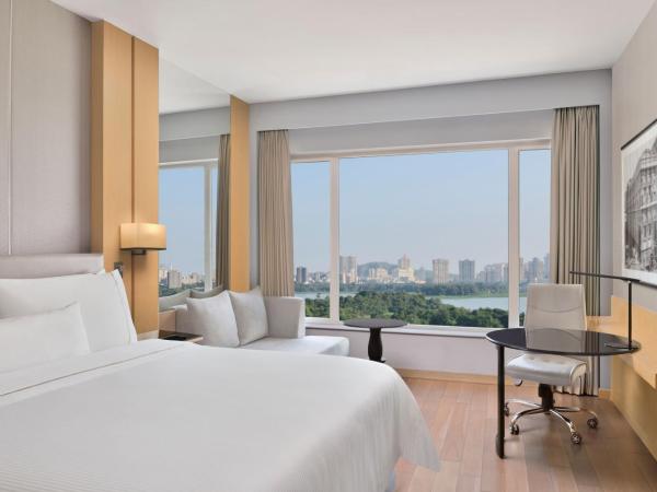 The Westin Mumbai Powai Lake : photo 7 de la chambre guest room 1 king - lake view