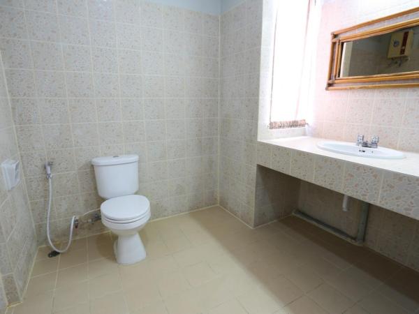 Chomdoi House Hotel SHA Extra Plus : photo 9 de la chambre chambre familiale deluxe