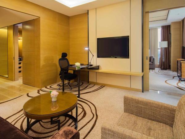 Crowne Plaza Tianjin Meijiangnan, an IHG Hotel : photo 2 de la chambre one-bedroom suite lounge access