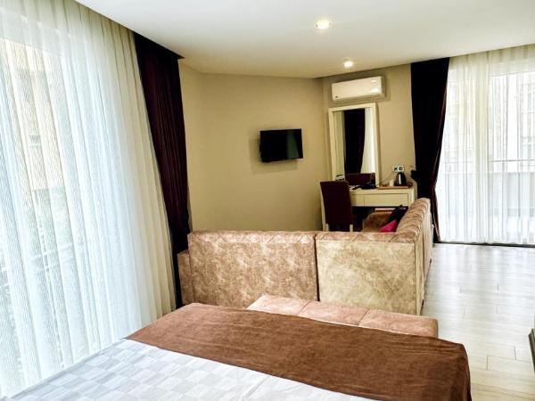 Toprak City Hotel Antalya : photo 3 de la chambre suite avec balcon