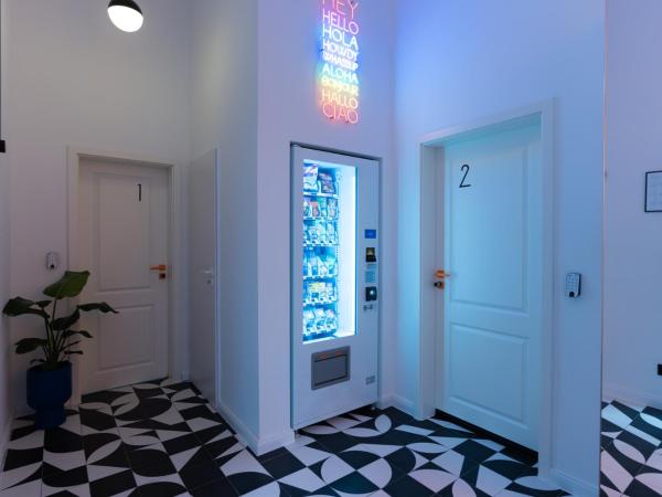 RetroPop Design Apartment , Designerzimmer für je 2 Personen, Top Lage, WIFI : photo 4 de la chambre chambre double deluxe avec douche