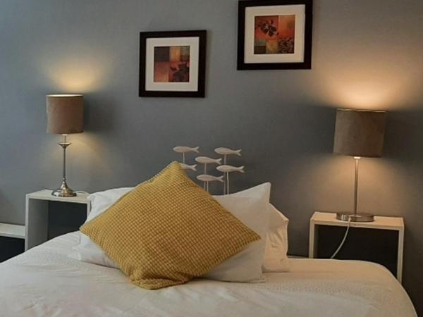 Beulah Serviced bedrooms : photo 7 de la chambre chambre double avec salle de bains privative