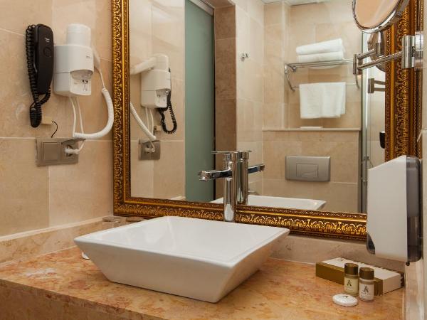 Alrazi Hotel Florya : photo 7 de la chambre chambre lit king-size supérieure