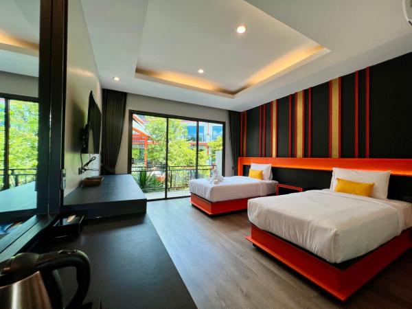 WOW PHUKET : photo 1 de la chambre chambre lits jumeaux - vue sur piscine