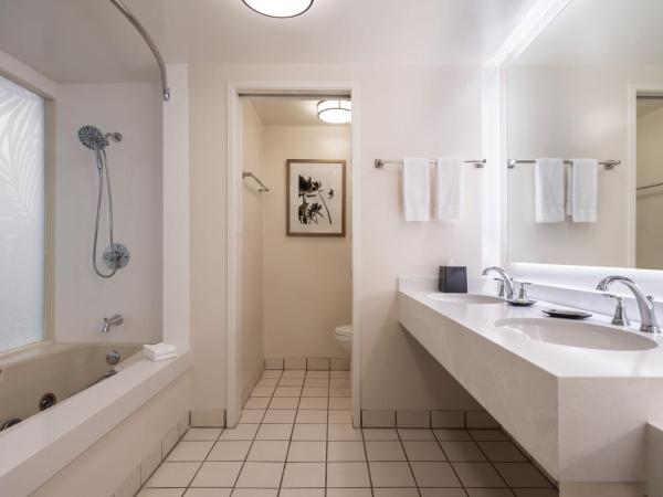 Sheraton Princess Kaiulani : photo 8 de la chambre chambre lit king-size plus spacieuse - tour ainahau - vue sur océan