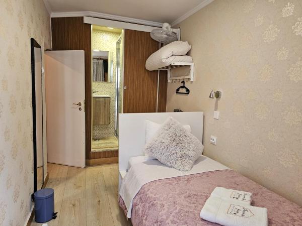 Charme da Graça - Guest House : photo 5 de la chambre chambre simple avec salle de bains privative