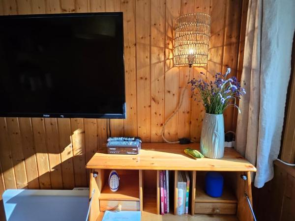Chalet Perle des Hauts : photo 10 de la chambre chambre double - vue sur montagne