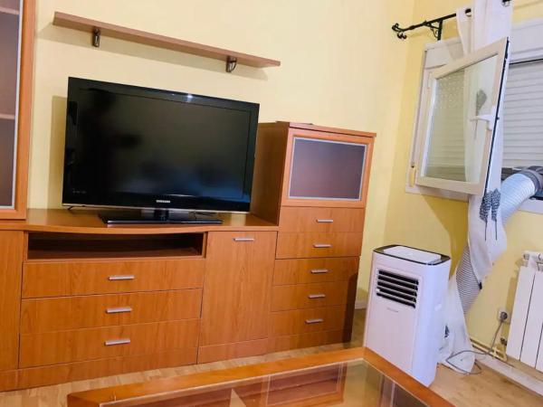 Piso para 6 personas 5 minutos del aeropuerto : photo 6 de la chambre grande chambre double 