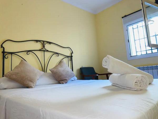 Piso para 6 personas 5 minutos del aeropuerto : photo 3 de la chambre grande chambre double 