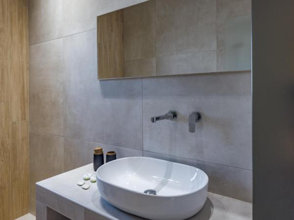 El Mar Naxos : photo 3 de la chambre suite familiale avec bain à remous extérieur - vue sur mer
