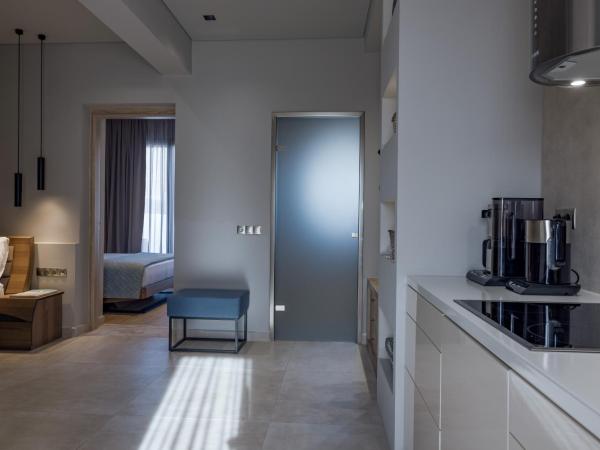 El Mar Naxos : photo 9 de la chambre suite familiale avec bain à remous extérieur - vue sur mer