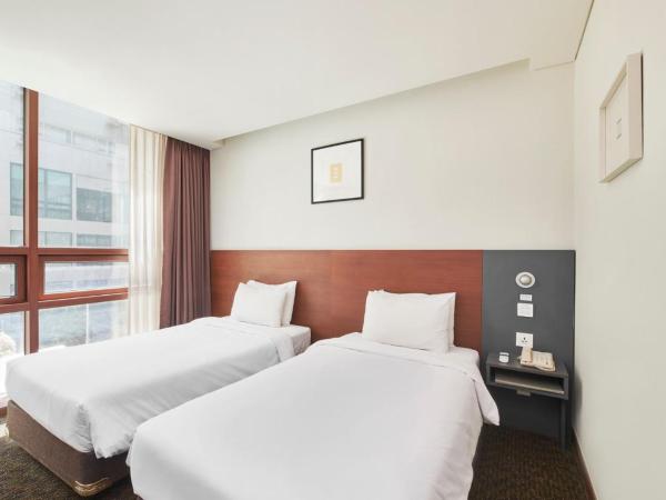 Hotel Skypark Kingstown Dongdaemun : photo 3 de la chambre dive in sangwoo son art stay seoul 2 / twin