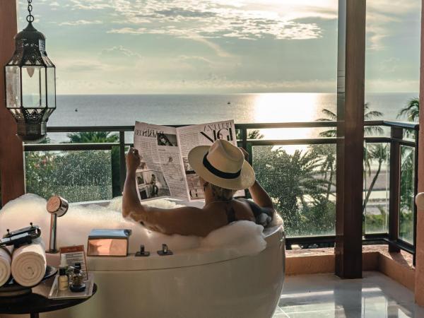 Marrakesh Hua Hin Resort & Spa : photo 4 de la chambre celestial suite balcony jacuzzi