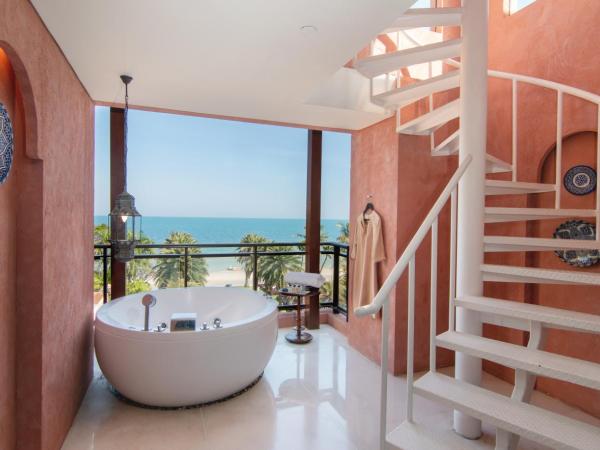 Marrakesh Hua Hin Resort & Spa : photo 7 de la chambre celestial suite balcony jacuzzi