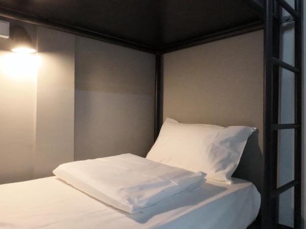 Rucksack Inn Premium Melaka : photo 6 de la chambre lit simple dans dortoir pour femmes