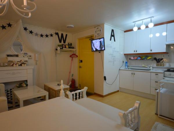 Han River Residence & Guesthouse : photo 6 de la chambre studio familial - vue sur rivière (4 adultes)