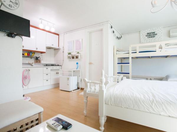 Han River Residence & Guesthouse : photo 9 de la chambre studio familial - vue sur rivière (4 adultes)