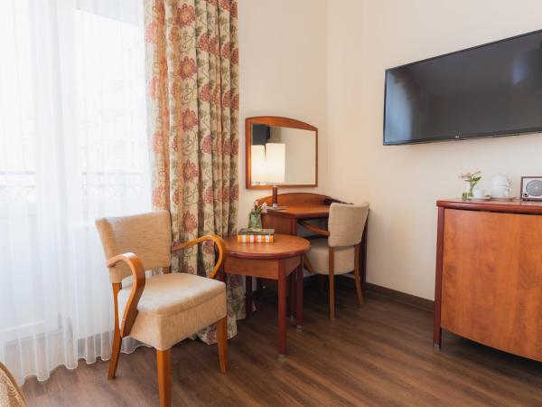 H Villa Herkules : photo 4 de la chambre chambre lits jumeaux