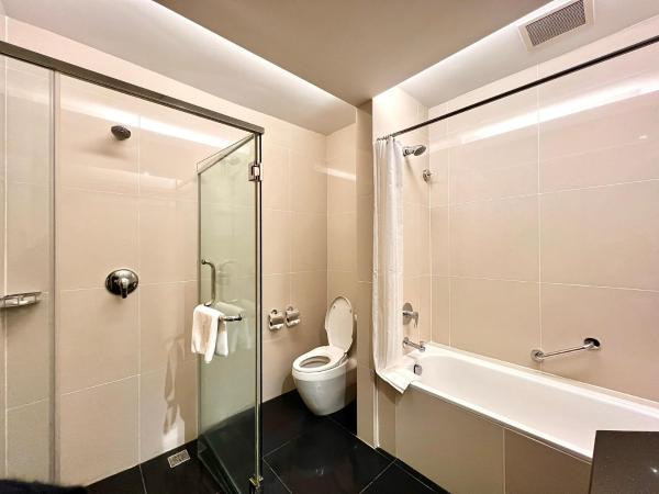 Imperial Hotel Kuching : photo 2 de la chambre chambre lit king-size supérieure