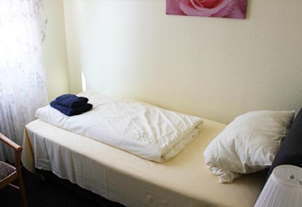 Apartment-Hotel-Dahlem : photo 6 de la chambre chambre simple avec salle de bains