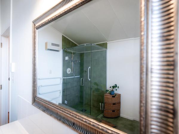 Ora Retreat : photo 3 de la chambre chambre double deluxe - vue sur lac