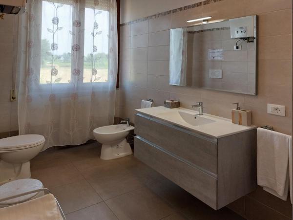 B&B SoleLuna : photo 4 de la chambre chambre triple avec salle de bains privative