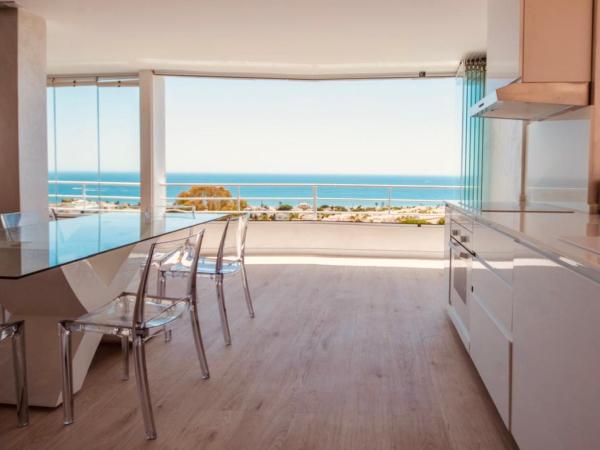 Penthouse Seaview - destination apartments Marbella : photo 6 de la chambre appartement 2 chambres avec terrasse et vue sur la mer