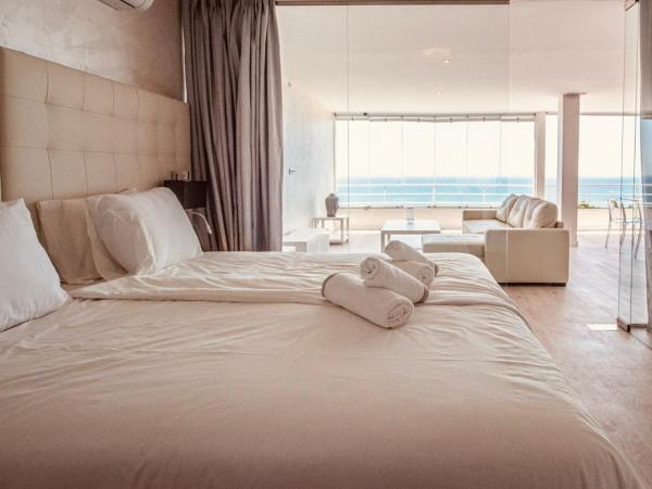 Penthouse Seaview - destination apartments Marbella : photo 7 de la chambre appartement 2 chambres avec terrasse et vue sur la mer