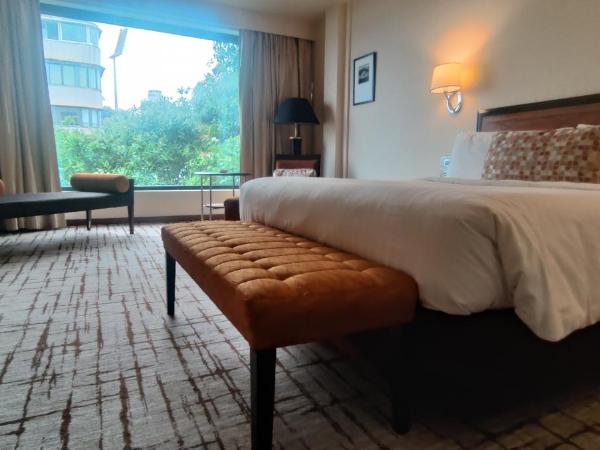 Hotel Marine Plaza : photo 8 de la chambre suite de luxe - vue partielle sur mer