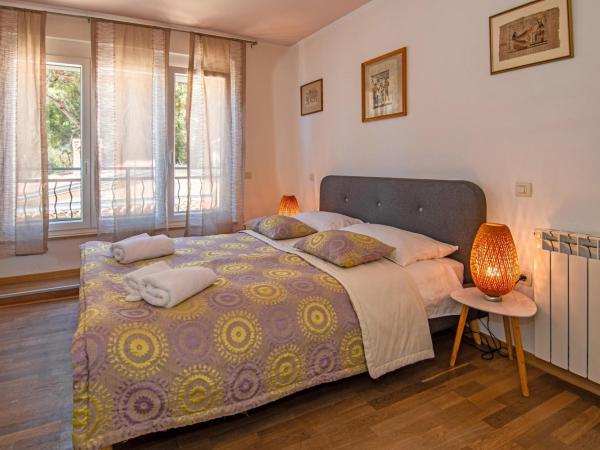 Bed & Breakfast Blu Locanda : photo 2 de la chambre chambre double - vue latérale sur mer