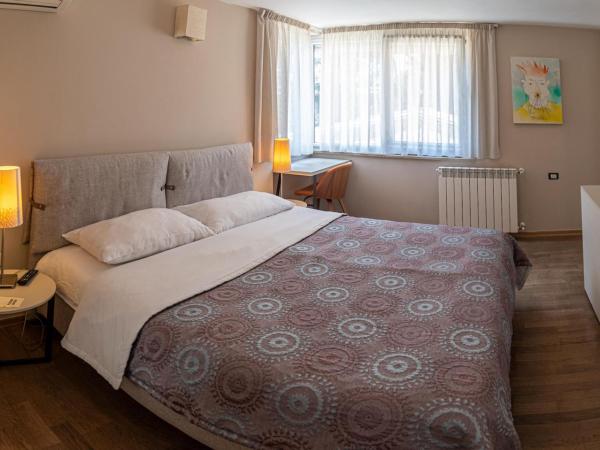 Bed & Breakfast Blu Locanda : photo 3 de la chambre chambre double - vue latérale sur mer