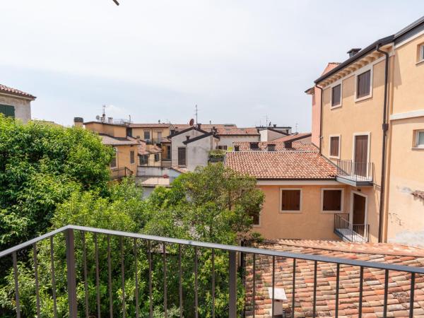 Palazzo delle Guglie - Residenze : photo 7 de la chambre appartement 2 chambres deluxe avec balcon
