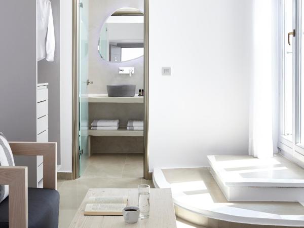 Kalisti Hotel & Suites : photo 6 de la chambre suite Élégante avec jacuzzi extérieur privé - vue sur jardin