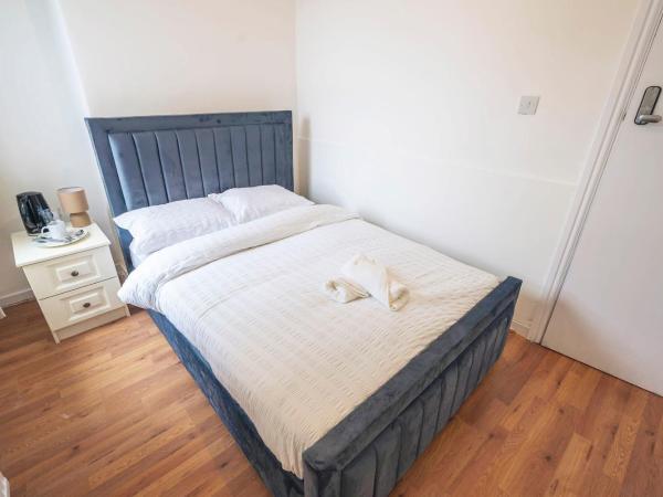 Majestic Inn : photo 7 de la chambre chambre double avec salle de bains commune