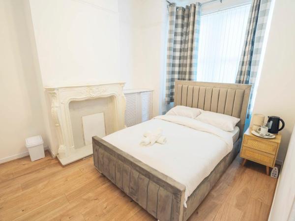 Majestic Inn : photo 6 de la chambre chambre double avec salle de bains commune