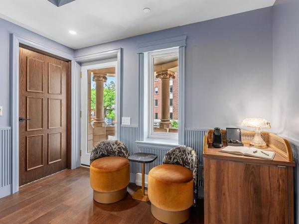 Hôtel Maurice : photo 2 de la chambre chambre lit queen-size avec balcon