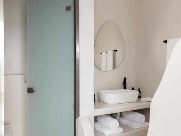 Lotus iΝ & Aroma iN , Mykonos Town : photo 2 de la chambre chambre double avec balcon