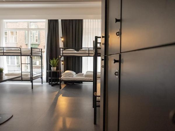K7 Hotel Oslo : photo 1 de la chambre lit simple dans dortoir de 12 lits